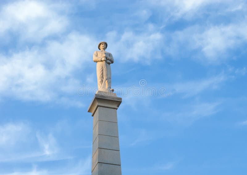 Statua di un soldato confederato, il memoriale di guerra confederato a Dallas, il Texas fotografia stock Statua di un soldato confederato, il memoriale di guerra confederato a Dallas, il Texas fotografia stock