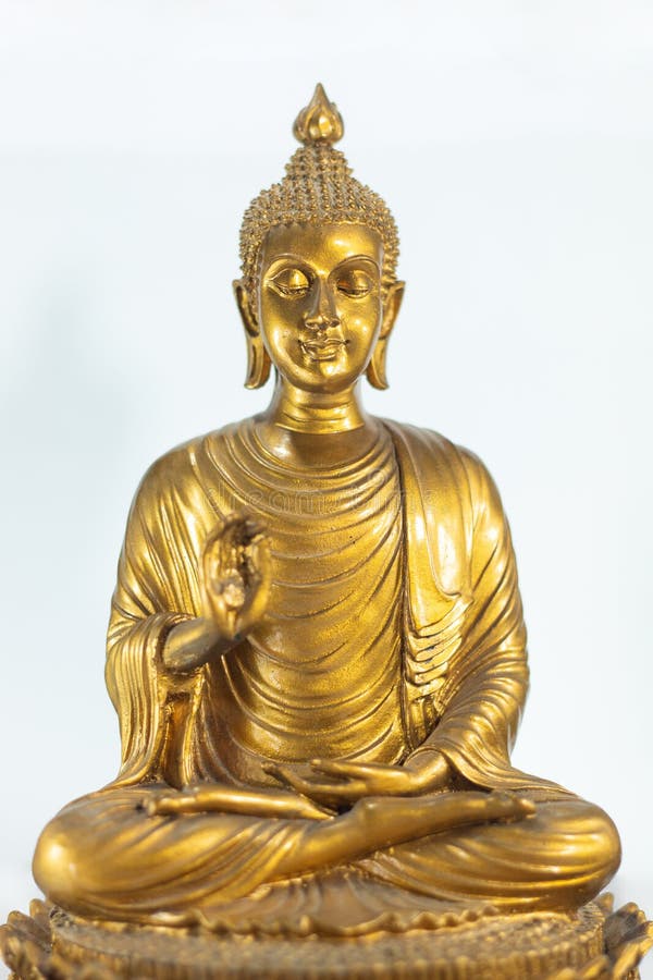 Statua dorata del buddha dio di credenza dell'India nella religione oggetto antico tailandese della cultura fotografie stock libere da diritti Statua dorata del buddha dio di credenza dell'India nella religione oggetto antico tailandese della cultura fotografie stock libere da diritti