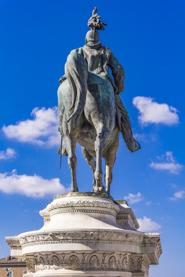 Statua equestre di Vittorio Emanuele II su Vittoriano Altar o fotografie stock libere da diritti Statua equestre di Vittorio Emanuele II su Vittoriano Altar o fotografie stock libere da diritti