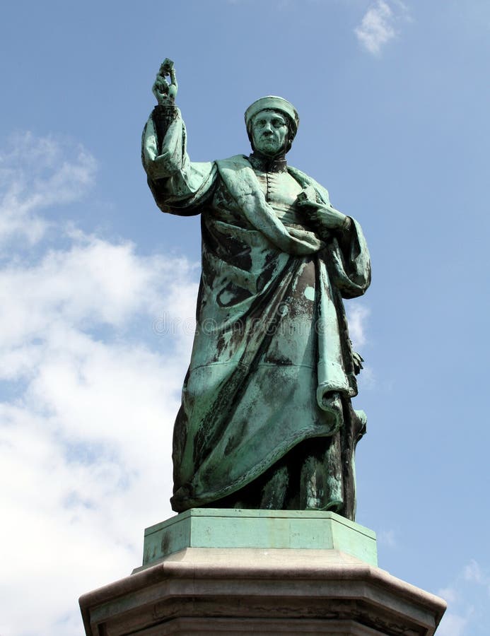 Statua a Haarlem fotografie stock libere da diritti Statua a Haarlem fotografie stock libere da diritti