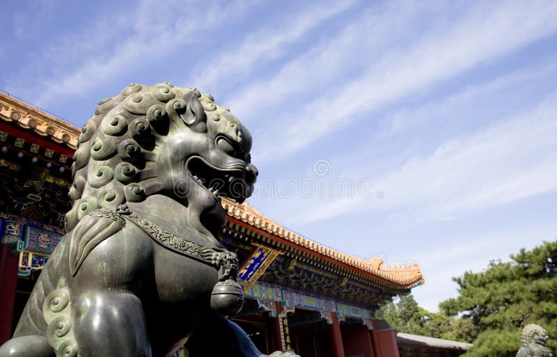 Statua reale del leone immagine stock