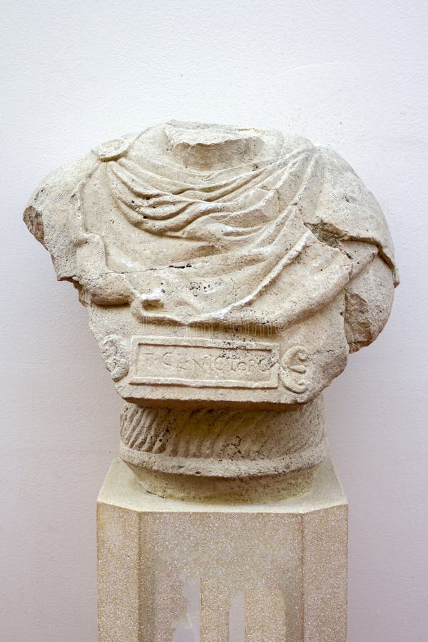 Statua romana in Aquincum immagini stock Statua romana in Aquincum immagini stock