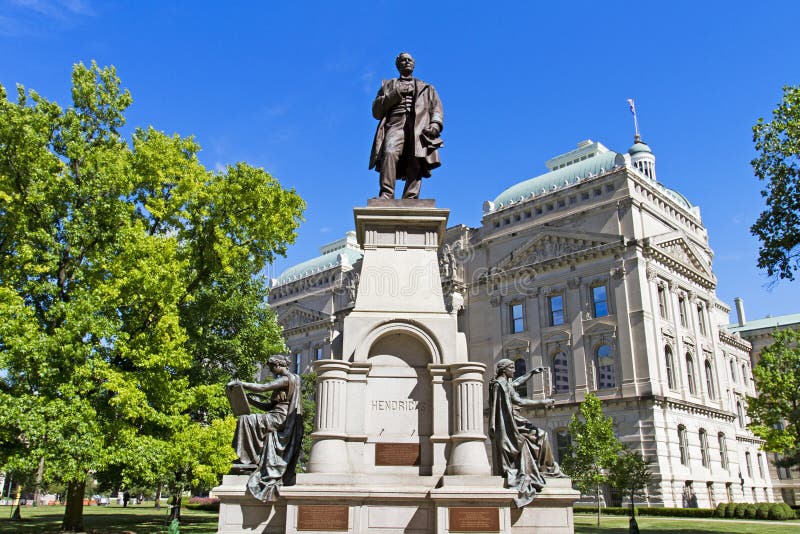 Statua Thomas Hendricks i capitol budynek, Indianapolis, I zdjęcia stock Statua Thomas Hendricks i capitol budynek, Indianapolis, I zdjęcia stock