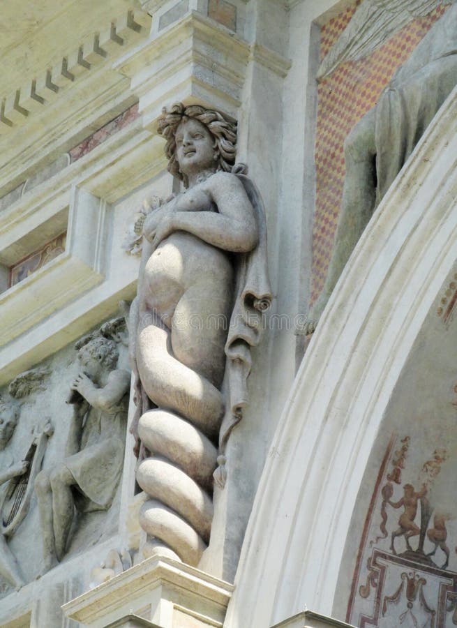 Statue antique d'Este de villa de meduza photo stock Statue antique d'Este de villa de meduza photo stock