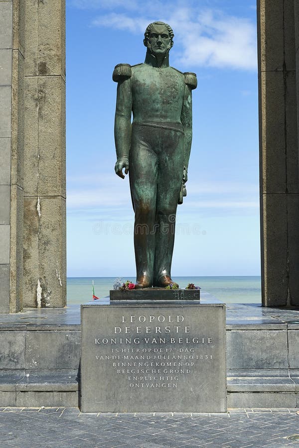 Intact regionaal dinsdag Statue of Belgian King Leopold I at De Panne, Belgium Editorial Image -  Image of town, beach: 74814190