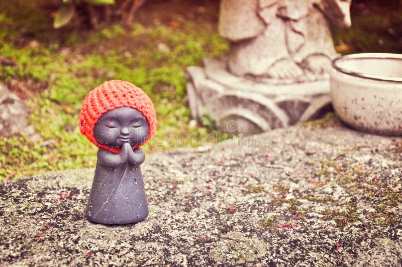 Statue De Jizo Hasedera Au Temple Photo stock Image du religion