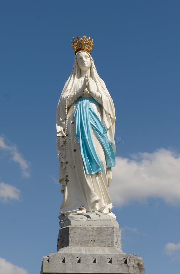 Statue De La Vierge Marie Lourdes Photo Stock Image Du Christ Beaute