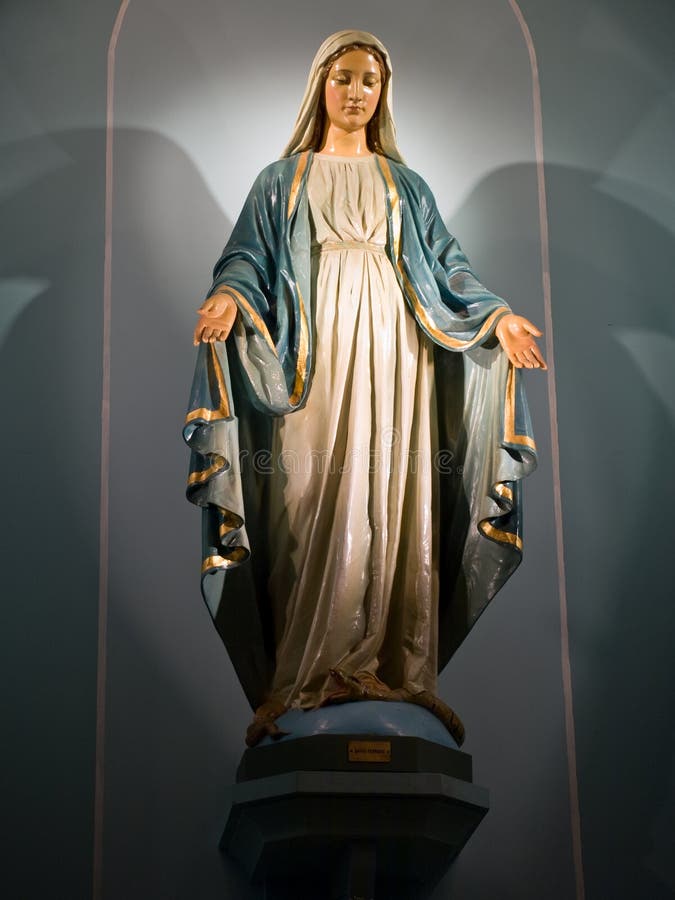 Statue de Madonna