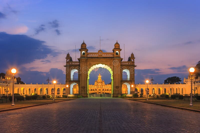 Statue de maharaja Chamarajendar Wodeyar image stock Statue de maharaja Chamarajendar Wodeyar image stock