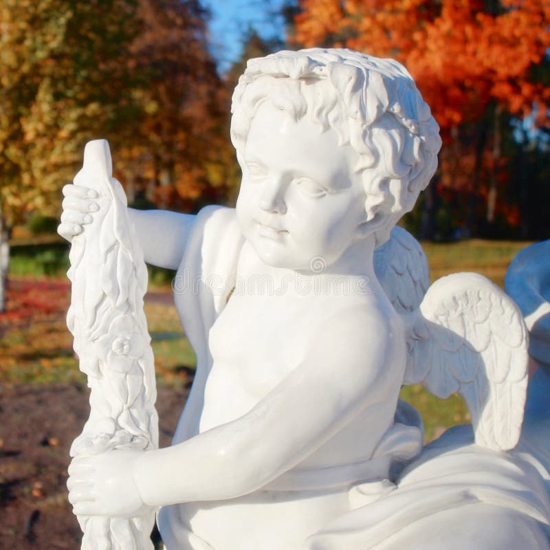 STATUE D'ANGE EXTERIEUR Réflexions