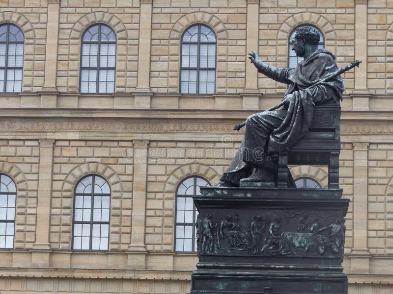 Statue de Maximilian du Roi I de la Bavière du côté Munich, Allemagne image libre de droits Statue de Maximilian du Roi I de la Bavière du côté Munich, Allemagne image libre de droits