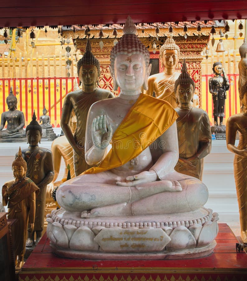 Statue del Buddha in Wat Phrathat Doi Suthep