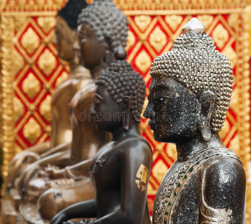 Statue del Buddha in Wat Phrathat Doi Suthep