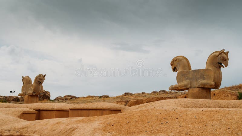 Statue della testa di cavallo Persepolis era la capitale cerimoniale dell'impero di achemenide immagini stock Statue della testa di cavallo Persepolis era la capitale cerimoniale dell'impero di achemenide immagini stock