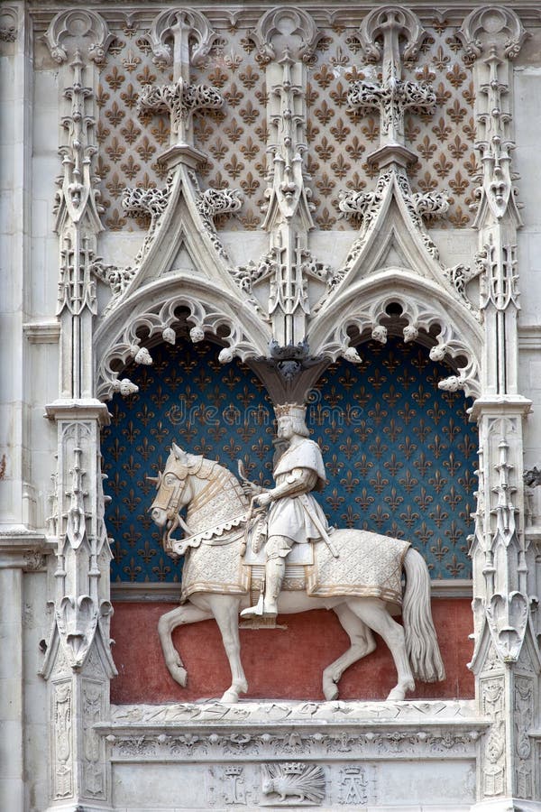 Statue des Heiligen Joan des Lichtbogens in Blois stockbild Statue des Heiligen Joan des Lichtbogens in Blois stockbild