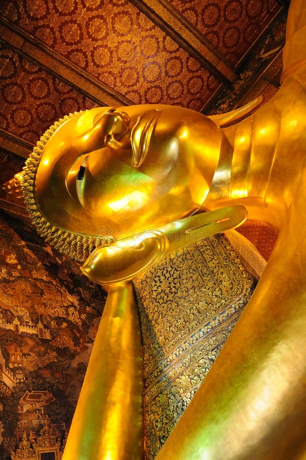 Statue of golden buddha