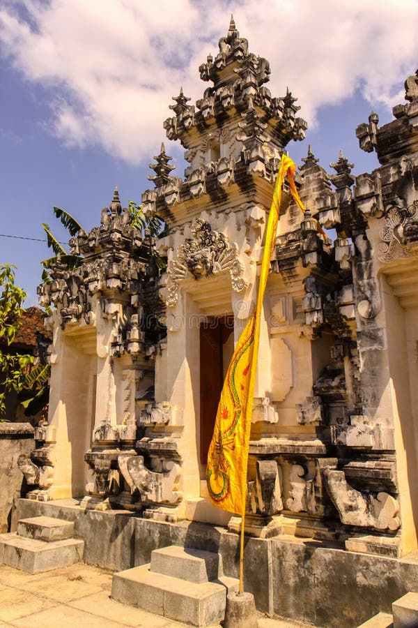 A Statue Of The Guardian Of The Temple  Nusa  Penida  