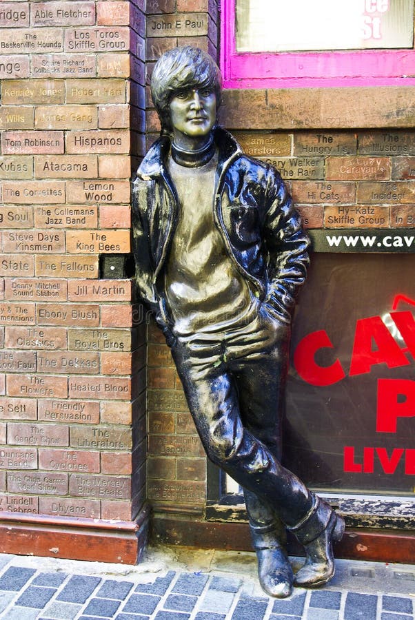 Statue of John Lennon at Mathew Street