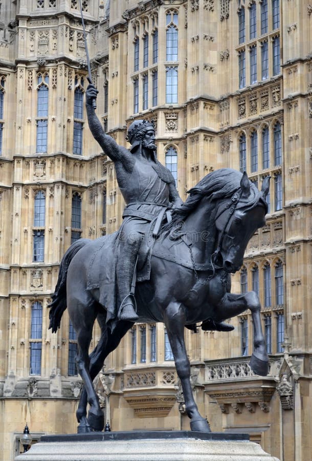 Statue of a king in London stock image. Image of britain - 44223313