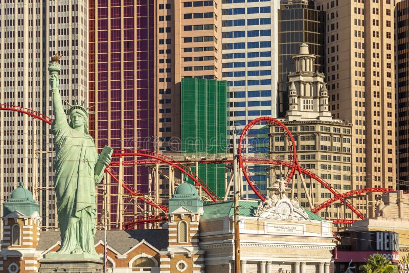 Statue of Liberty replica at New York-New York hotel, resort and casino in  Las Vegas, Nevada. Towers of hotel are designed like New York buildings  Stock Photo - Alamy