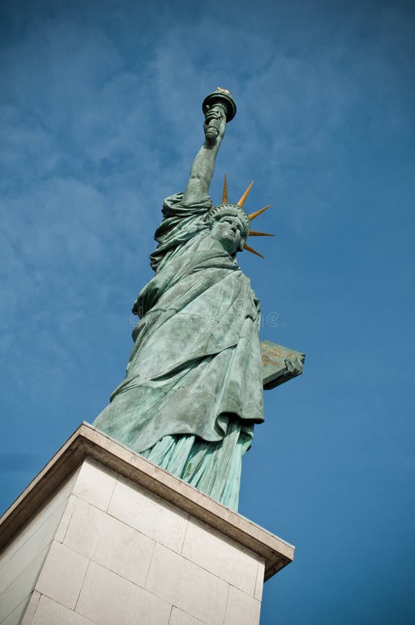 Statue of Liberty in Paris editorial photo. Image of france 44250351