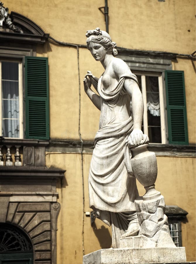 Statue Lucca Italy stock photo. Image of tuscany, historic 51728406