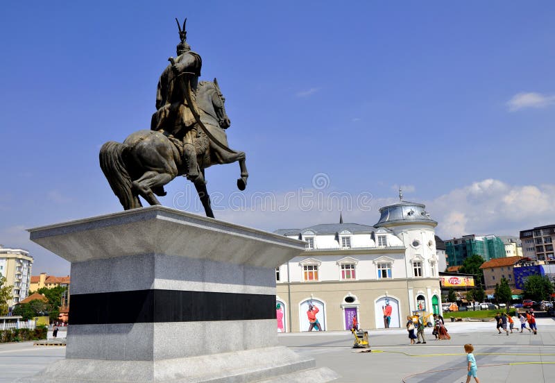 Statue Pristina De Skanderbeg Photo éditorial Image du statue