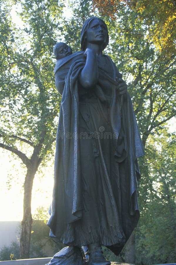 Statue of Sacagawea and her son royalty free stock photos