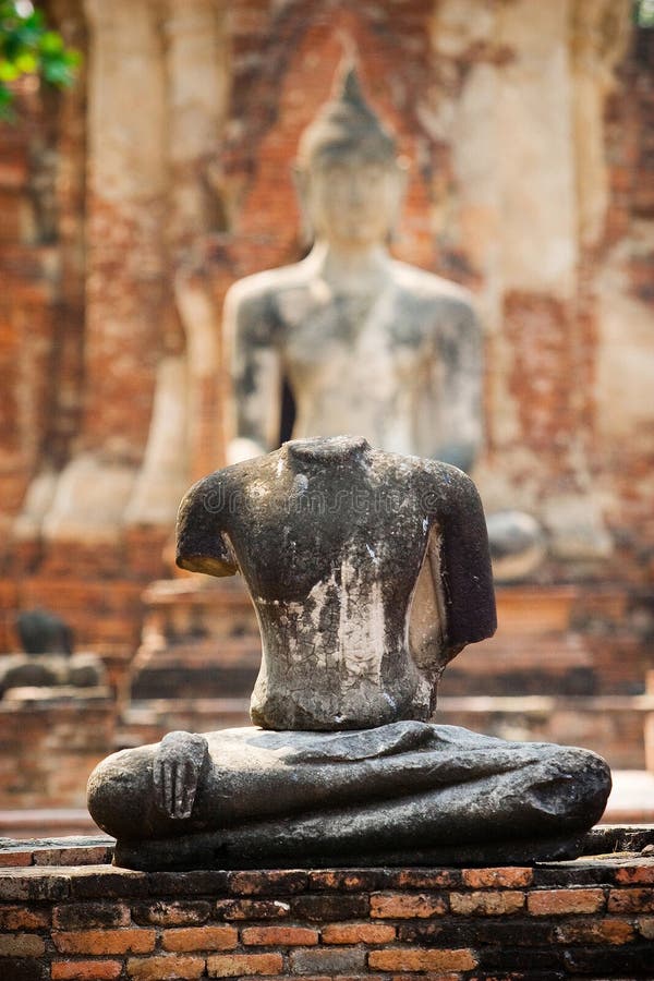 Statue sans tête de Bouddha image libre de droits Statue sans tête de Bouddha image libre de droits