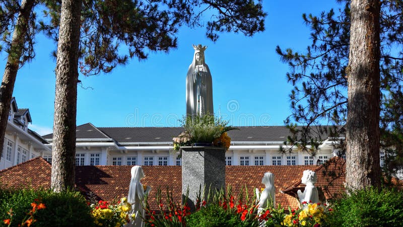 The Statue of the Virgin Mary Stock Image - Image of belief, christmas ...