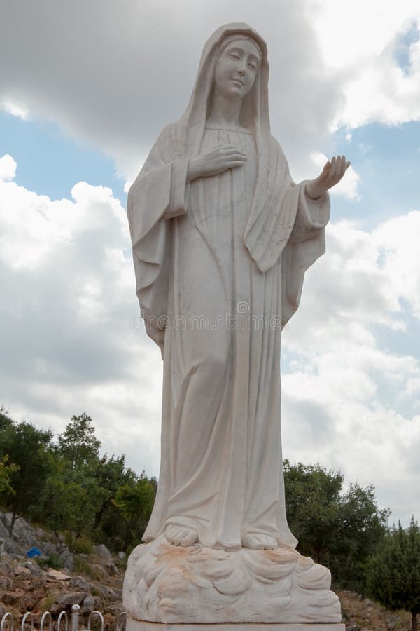 Statue von Mary auf Erscheinungs-Hügel in Medjugorje, Bosnien Herzegovina