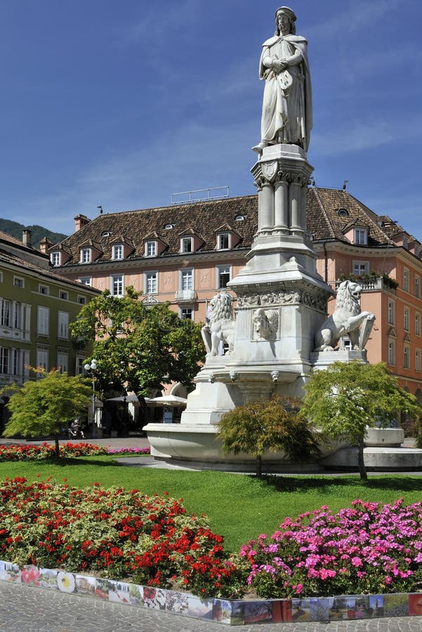 Statue von Walther von Der Vogelweide in Bozen