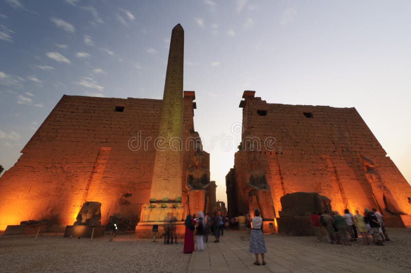 Statues de Ramses II au temple de Luxor. Luxor, Egypte photos stock Statues de Ramses II au temple de Luxor. Luxor, Egypte photos stock