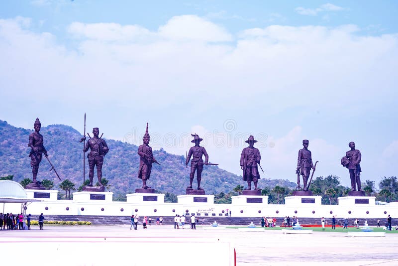 Statues thaïlandaises de roi chez Rajabhaktipark image libre de droits Statues thaïlandaises de roi chez Rajabhaktipark image libre de droits