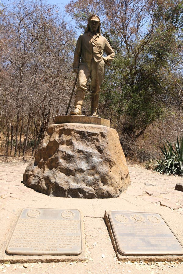 Staty av David Livingstone i Victoria Falls National Park, Zimbabwe arkivfoton Staty av David Livingstone i Victoria Falls National Park, Zimbabwe arkivfoton