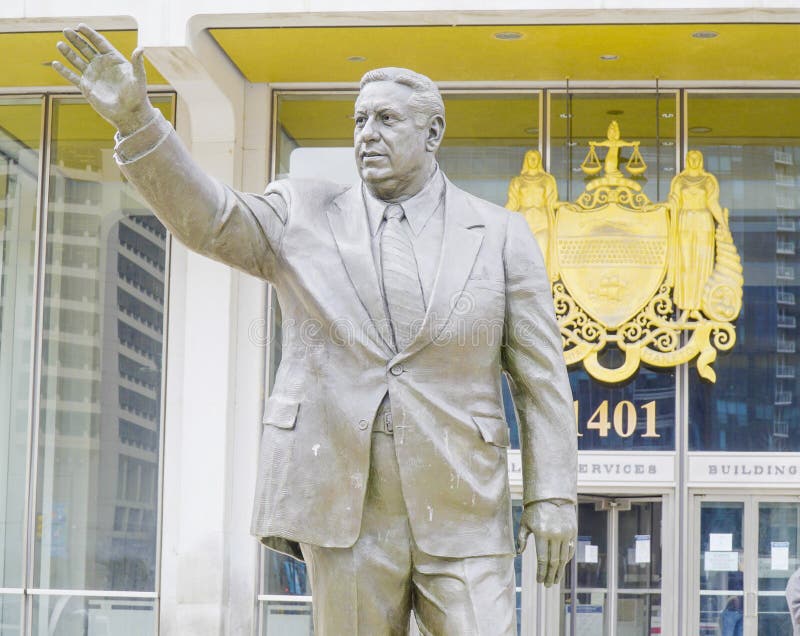 Staty av Frank Rizzo Hero-Villain Mayor i Philadelphia - PHILADELPHIA - PENNSYLVANIA - APRIL 6, 2017 arkivfoto Staty av Frank Rizzo Hero-Villain Mayor i Philadelphia - PHILADELPHIA - PENNSYLVANIA - APRIL 6, 2017 arkivfoto