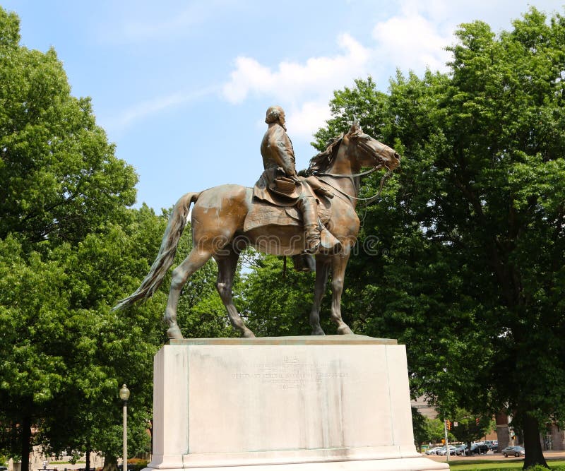 Staty av Nathan Bedford Forrest uppe på en krighäst, Memphis Tennessee