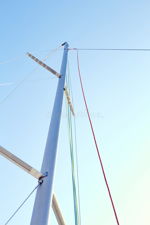 Staysail halyard on the mast