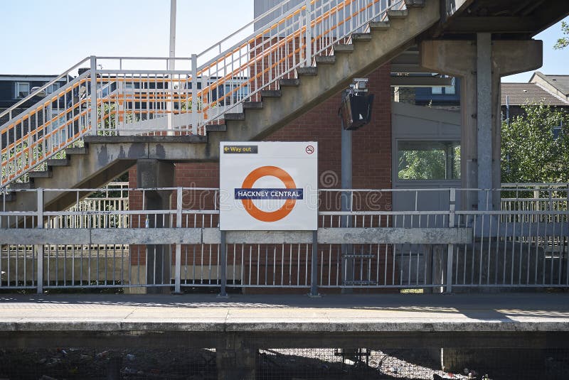 Stazione del overground dello stoppino di Hackney fotografia stock Stazione del overground dello stoppino di Hackney fotografia stock