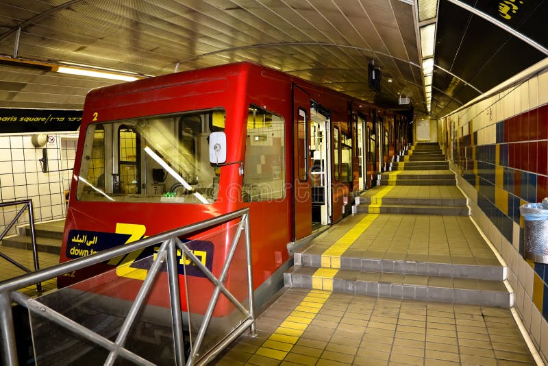 Stazione della metropolitana sul monte Carmelo a Haifa immagine stock libera da diritti Stazione della metropolitana sul monte Carmelo a Haifa immagine stock libera da diritti