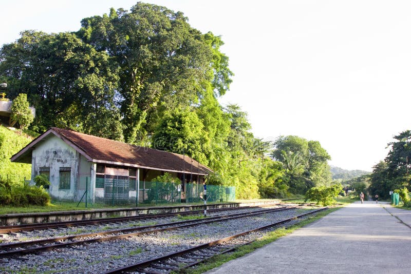 Stazione ferroviaria britannica fotografia stock libera da diritti Stazione ferroviaria britannica fotografia stock libera da diritti