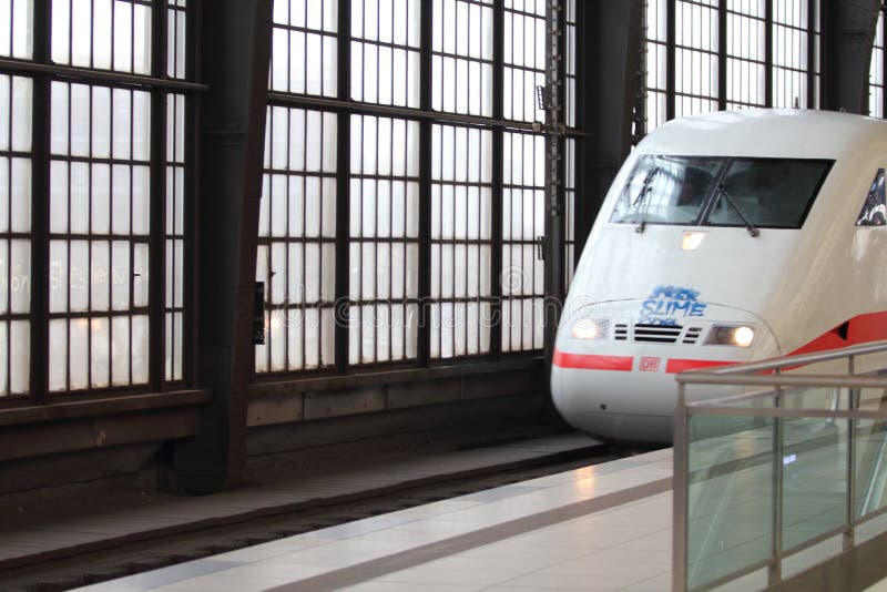 Stazione Friedrichstreet, Berlino fotografia stock libera da diritti Stazione Friedrichstreet, Berlino fotografia stock libera da diritti