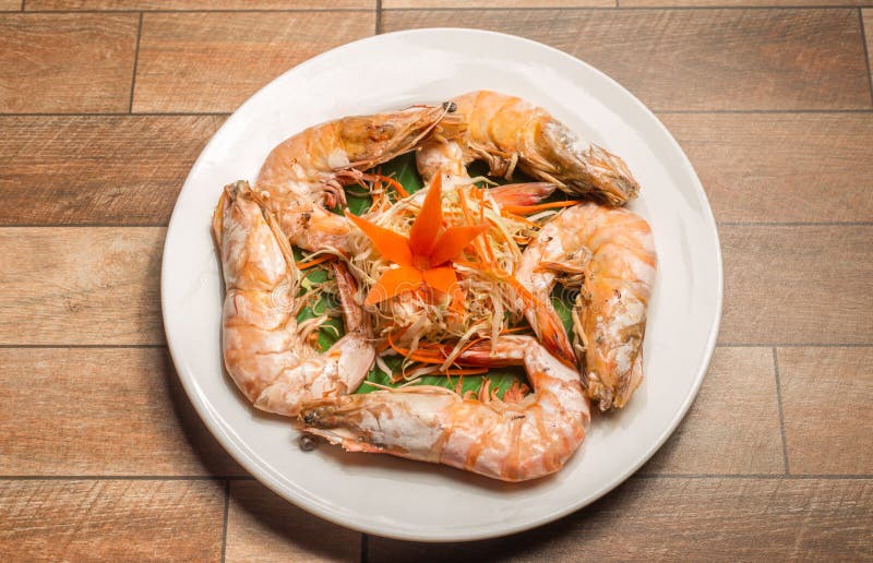 Steamed Seafood or Steamed Shrimp with Herbs and Vegetable in White