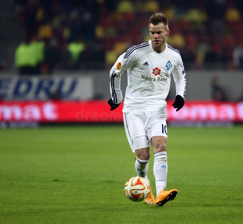 Steaua Bucarest contre Dinamo sur le stade de Ghencea Dynamo Kyiv image libre de droits Steaua Bucarest contre Dinamo sur le stade de Ghencea Dynamo Kyiv image libre de droits