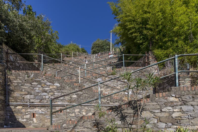 Very steep stairs hi-res stock photography and images - Alamy
