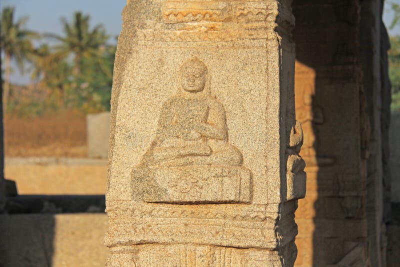 Steinflachreliefs auf der Spalte in Hazara Rama Temples Hampi Ca lizenzfreie stockbilder Steinflachreliefs auf der Spalte in Hazara Rama Temples Hampi Ca lizenzfreie stockbilder