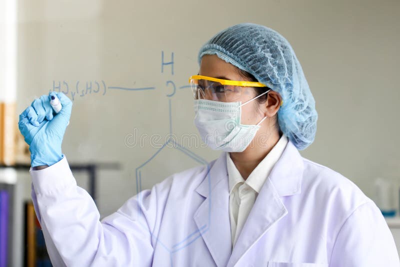 Stellen Sie von der chemischen Rohrentwicklung und -apotheke im Labor-, Biochemie- und Forschungstechnologiekonzept ein lizenzfreie stockbilder Stellen Sie von der chemischen Rohrentwicklung und -apotheke im Labor-, Biochemie- und Forschungstechnologiekonzept ein lizenzfreie stockbilder