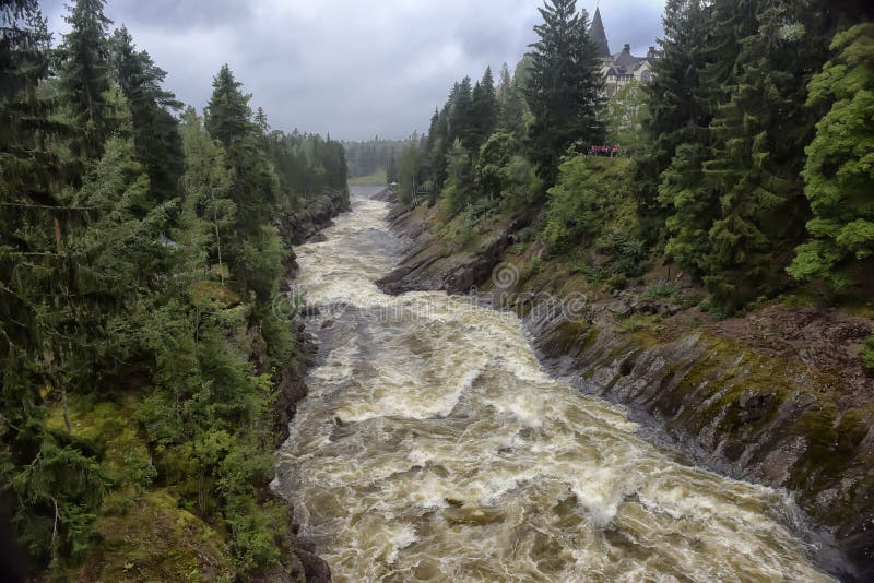 Download Stenig Vuoksi För Forntida För Gruppfinland Skog Flod För Imatra Flod Vuoksa Fotografering för Bildbyråer - Bild av skog, gammalt: 76701533
