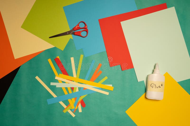 Children`s Craft Christmas Tree. Step 2. DIY Christmas Tree Paper Craft