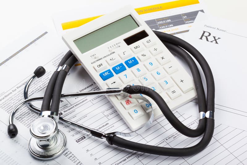 Stethoscoop en geldsymbool voor gezondheidszorgkosten of medische verzekering